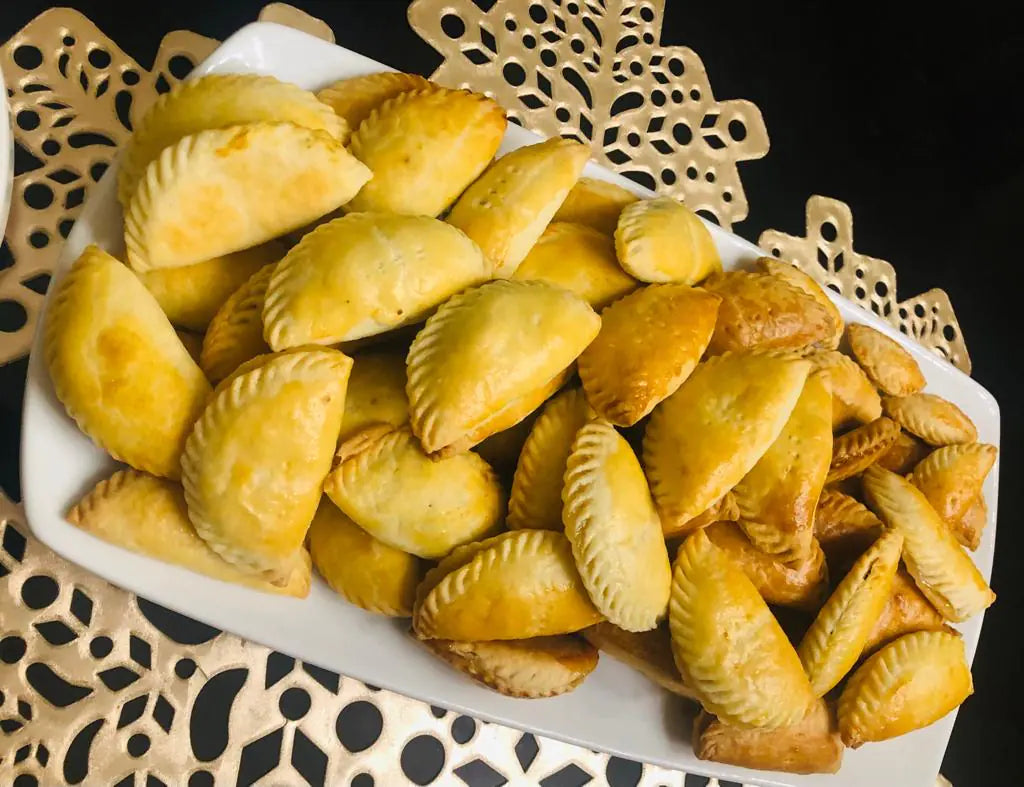 Dual-Use Dough Shaper: Dumpling & Empanada Tool